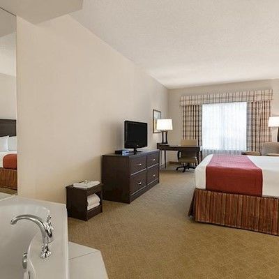 Country & By Radisson, Calgary-northeast Calgary