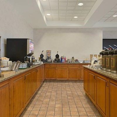 Country & By Radisson, Calgary-northeast 3*